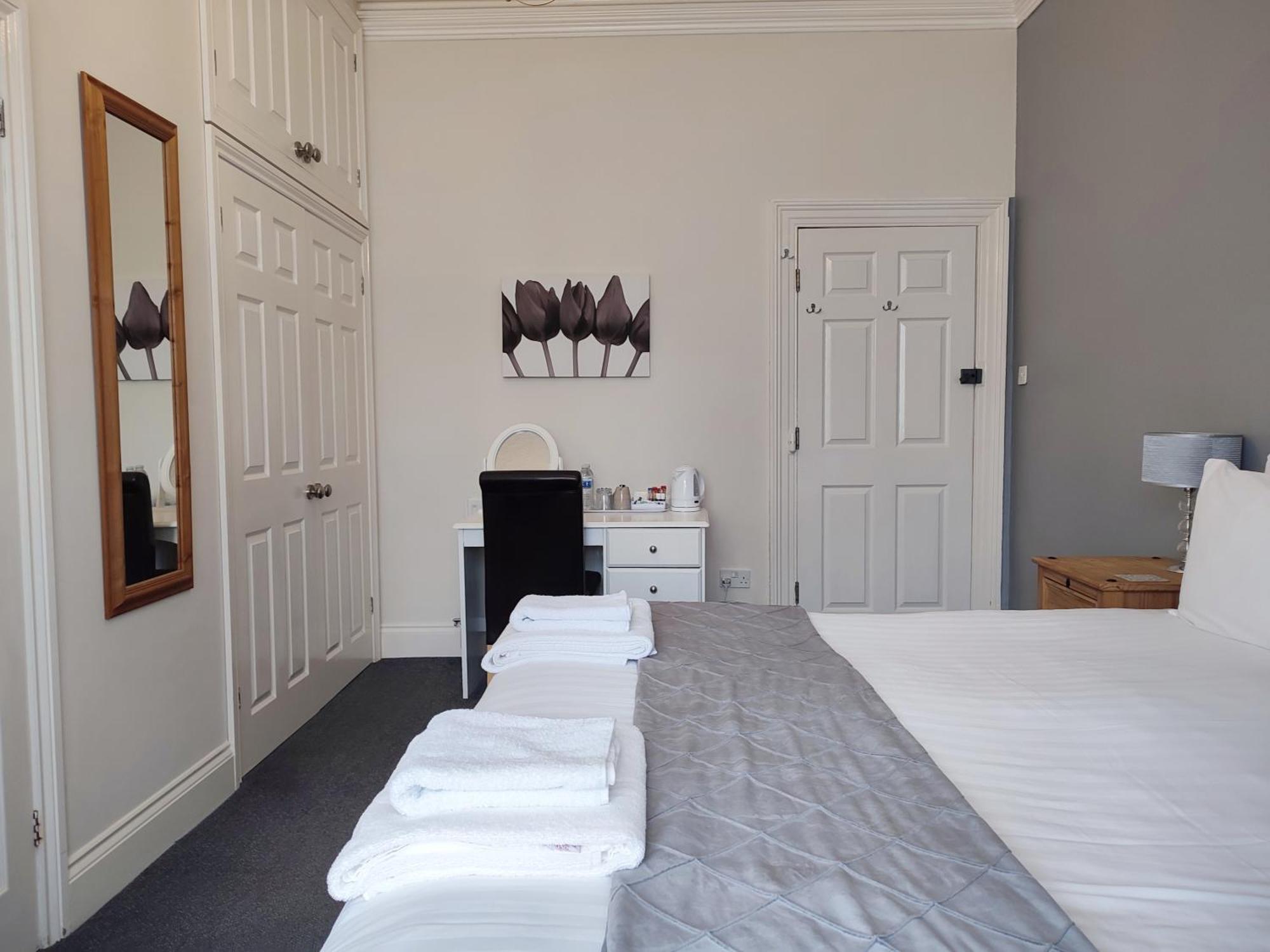 The Parks Hotel Torquay Room photo